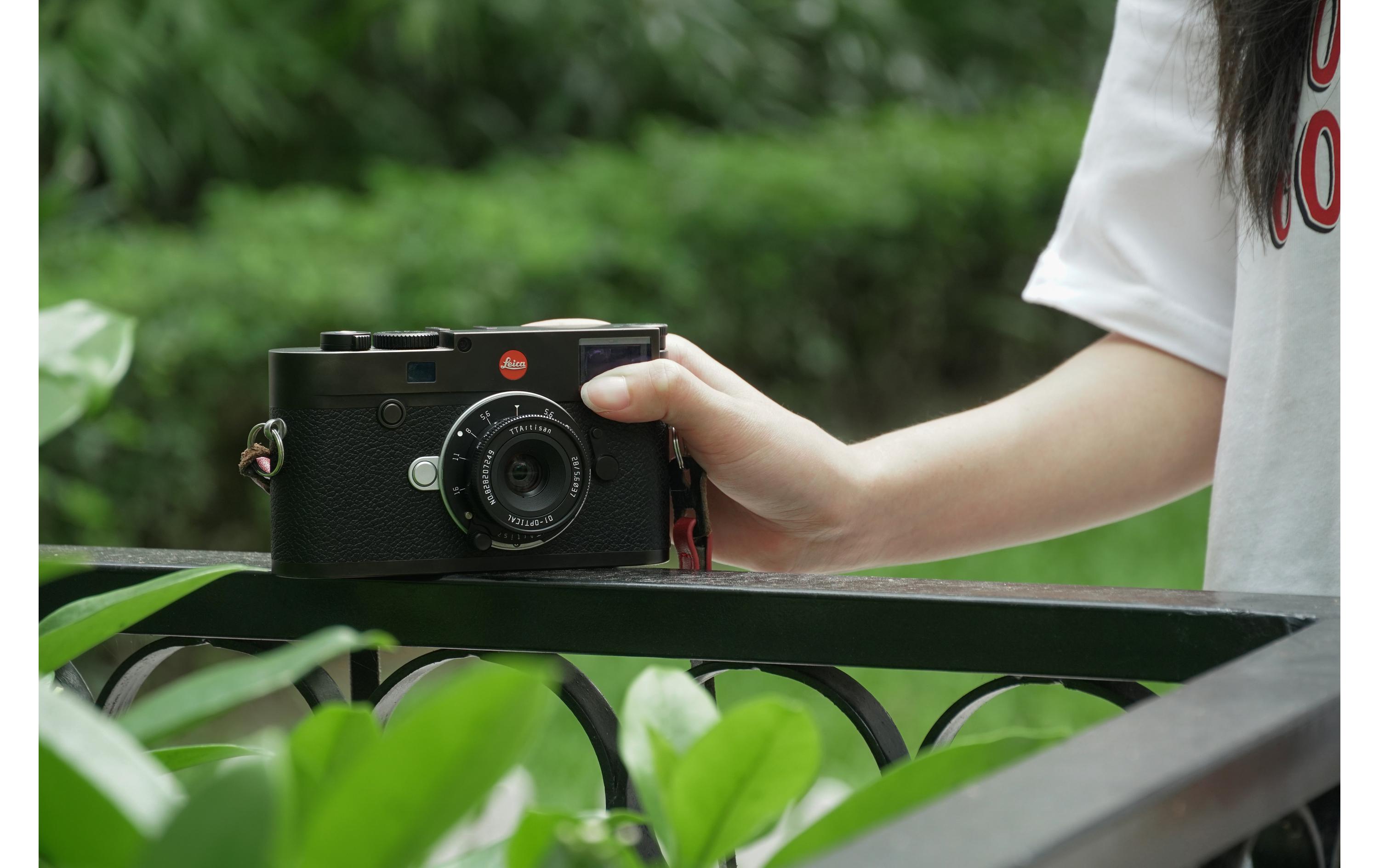 Festbrennweite 28mm F/5.6 – Leica M - Schwarz<br>Ideales Objektiv für die Strassenfotografie mit hyperfokaler Fokussierung