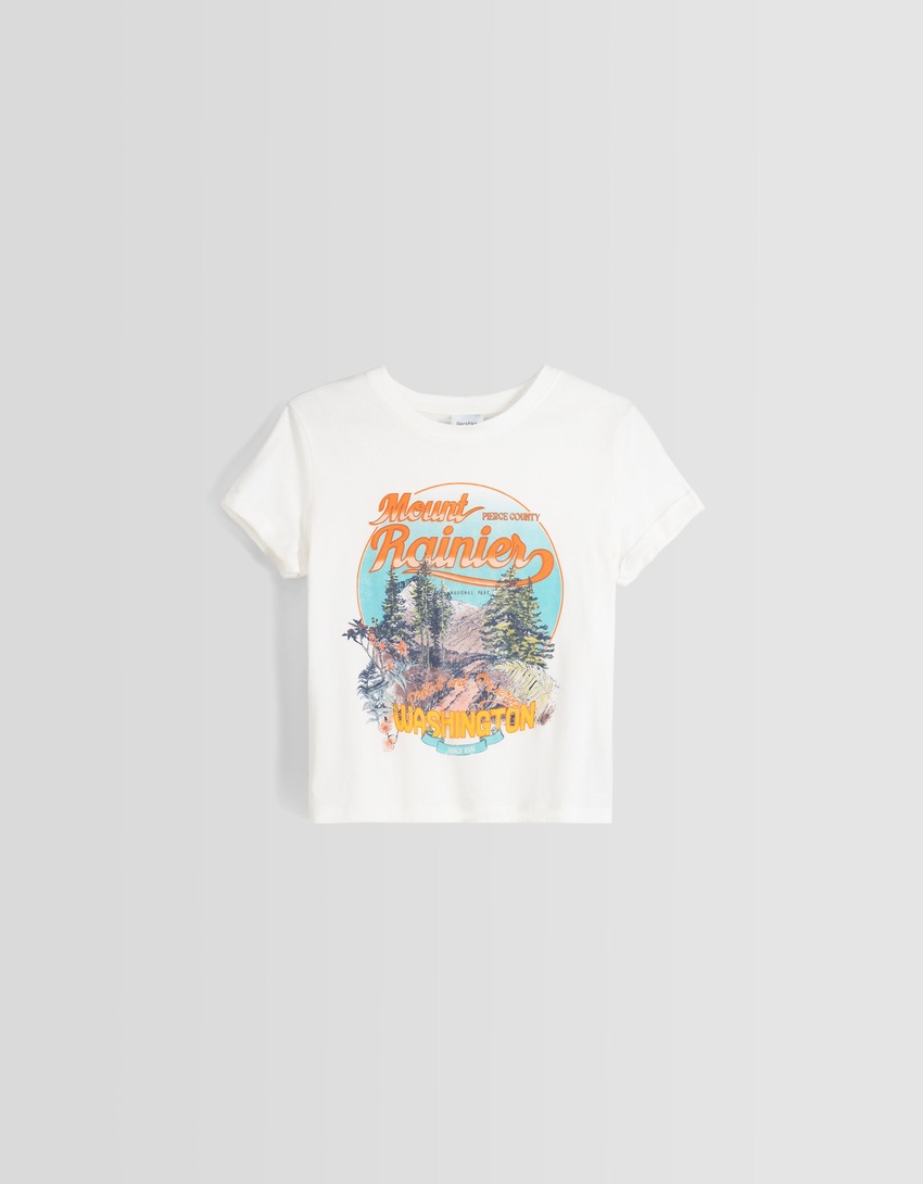 Camiseta de manga curta com estampa e modelagem ajustada