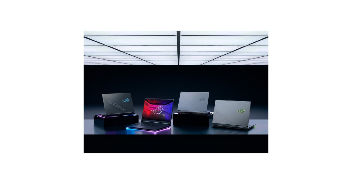 ASUSROG Strix G18 G814PM-S8009W 18