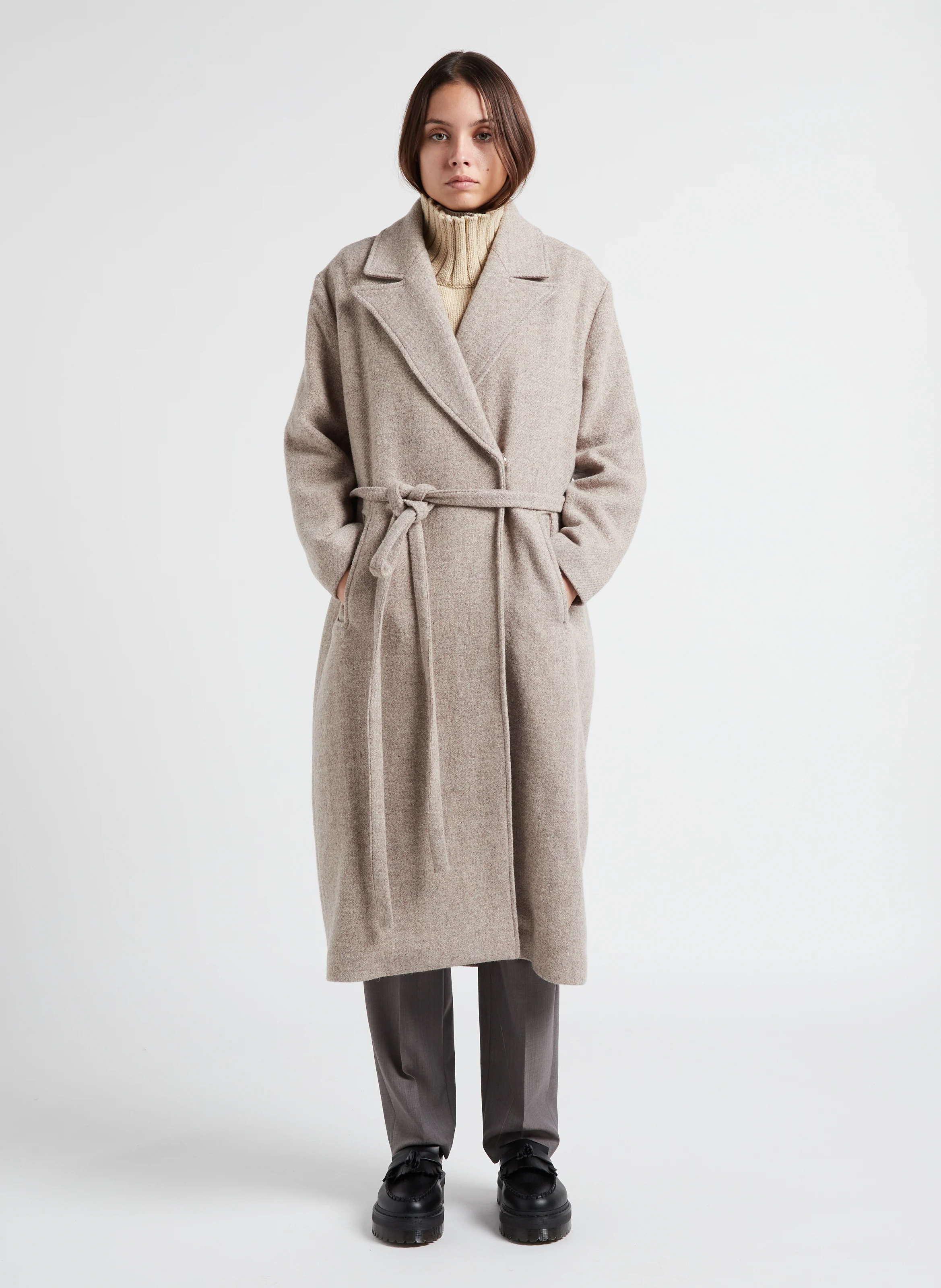 ARTHUS - Manteau col tailleur ceinturé en laine| Beige