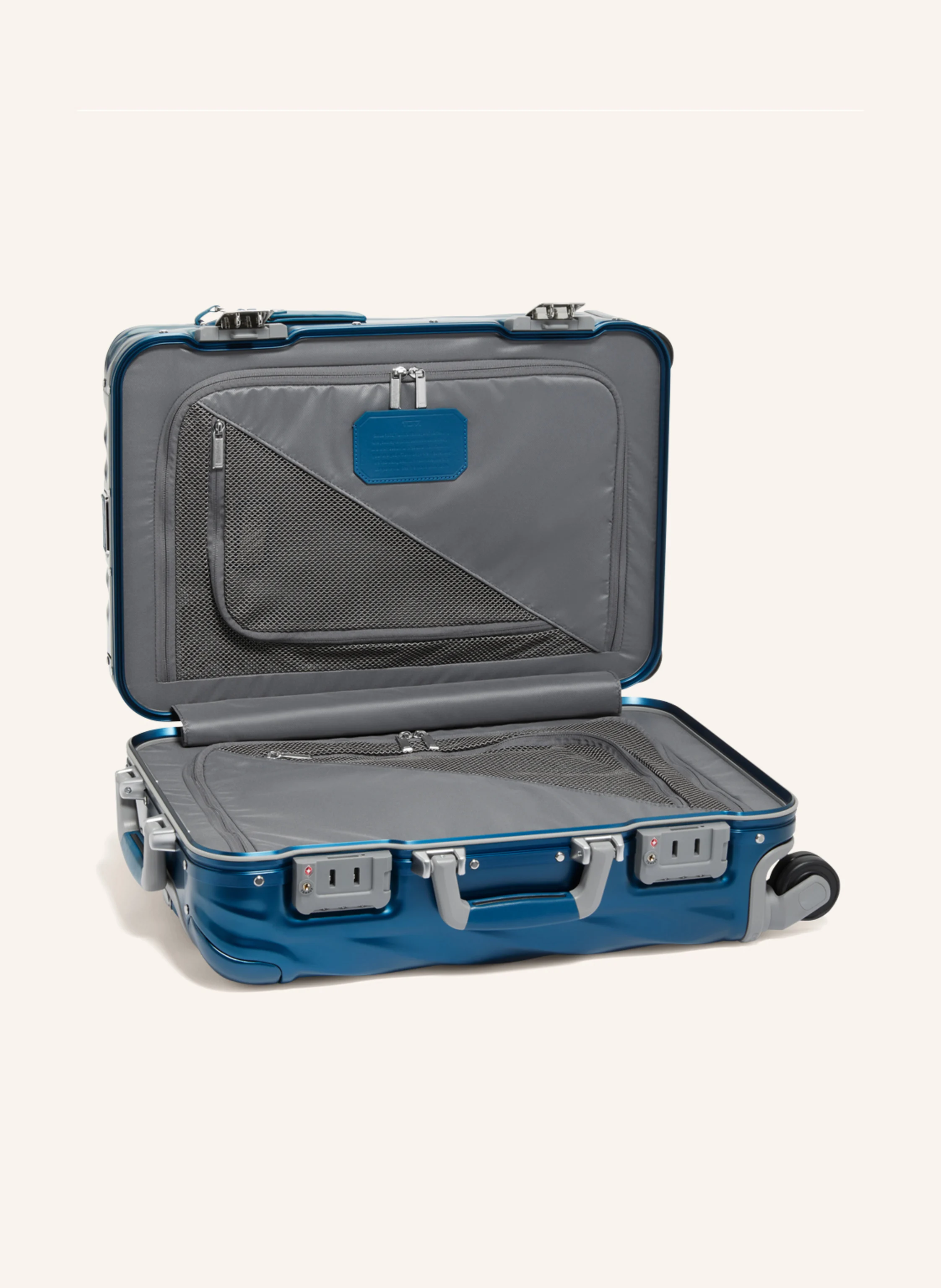 TUMI 19 DEGREE ALUMINIUM Trolley INTERNATIONAL CARRY-ON