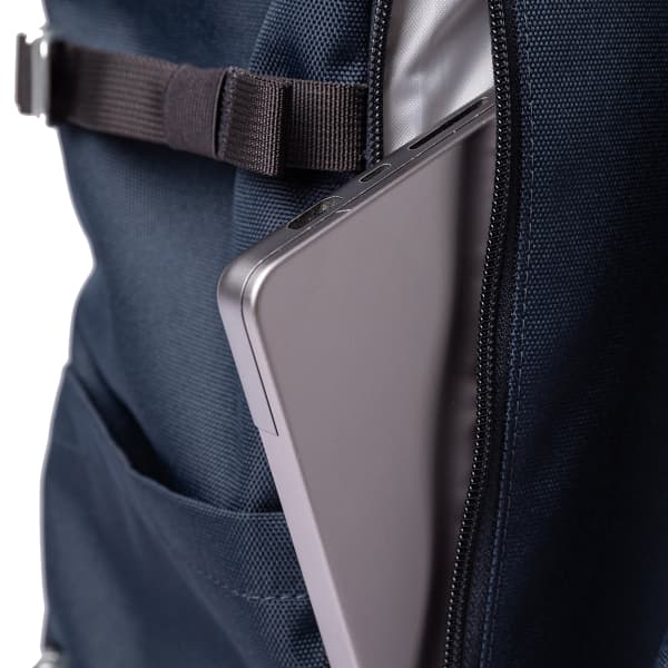 Sac à dos lifestyle SANDQVIST ICON ROLLTOP BACKPACK L NAVY WITH BLACK LEATHER