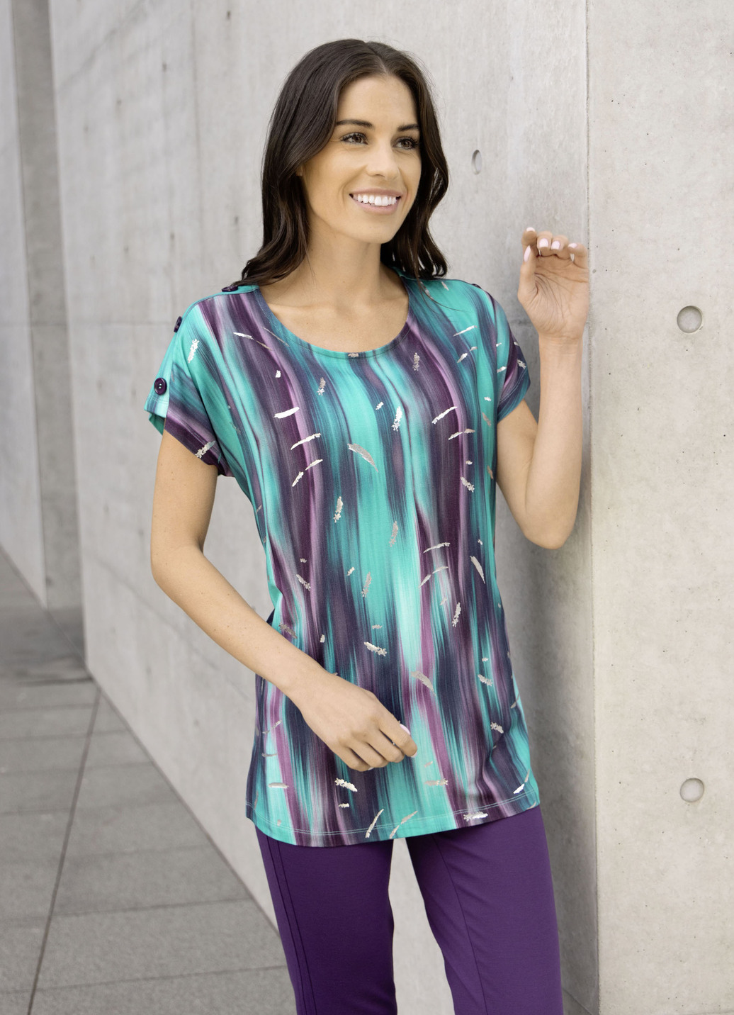 Shirt mit silberfarbenem Foliendruck