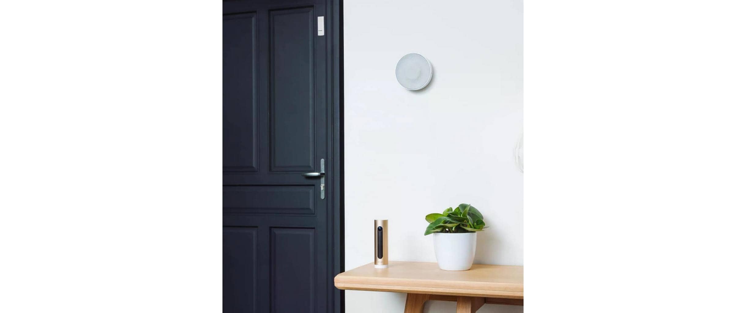 Smarte Alarmanlage mit Kamera<br>Das perfekte Set für die Überwachung Ihrer Wohnung oder Ihres Hauses mit 1x Smarte Innenkemara Welcome, 3x Smarte Tür- und Fenstersensoren & 1x Smarte Innen-Alarmsirene