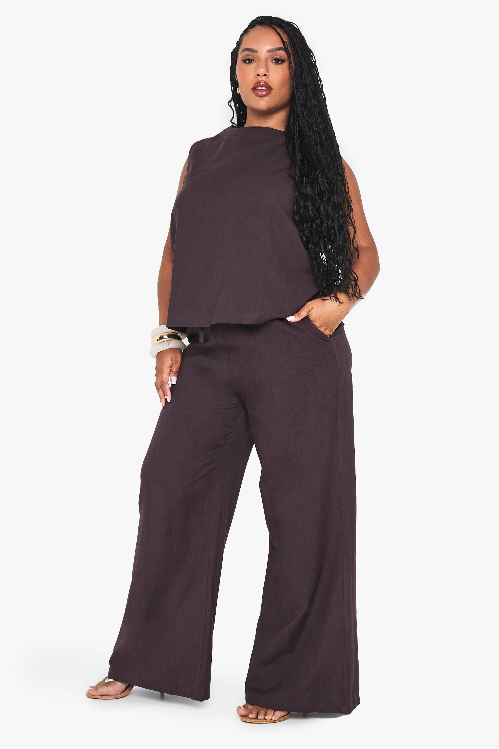boohoo Ensemble coordonné grande taille : Haut sans manches à col haut et pantalon ample avec cordon de serrage