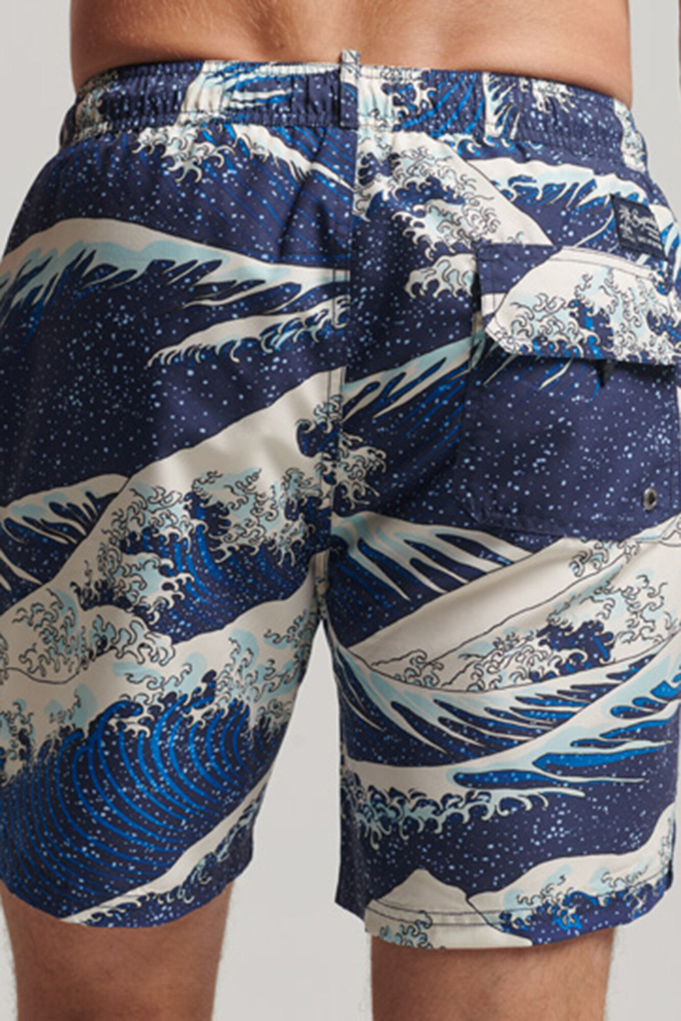 Maiô com logo vintage e estampa havaiana - Estampa azul
