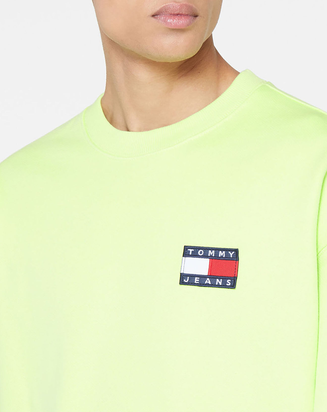 Tommy Jeans Sweat 100% Coton Bio badge crew vert fluo