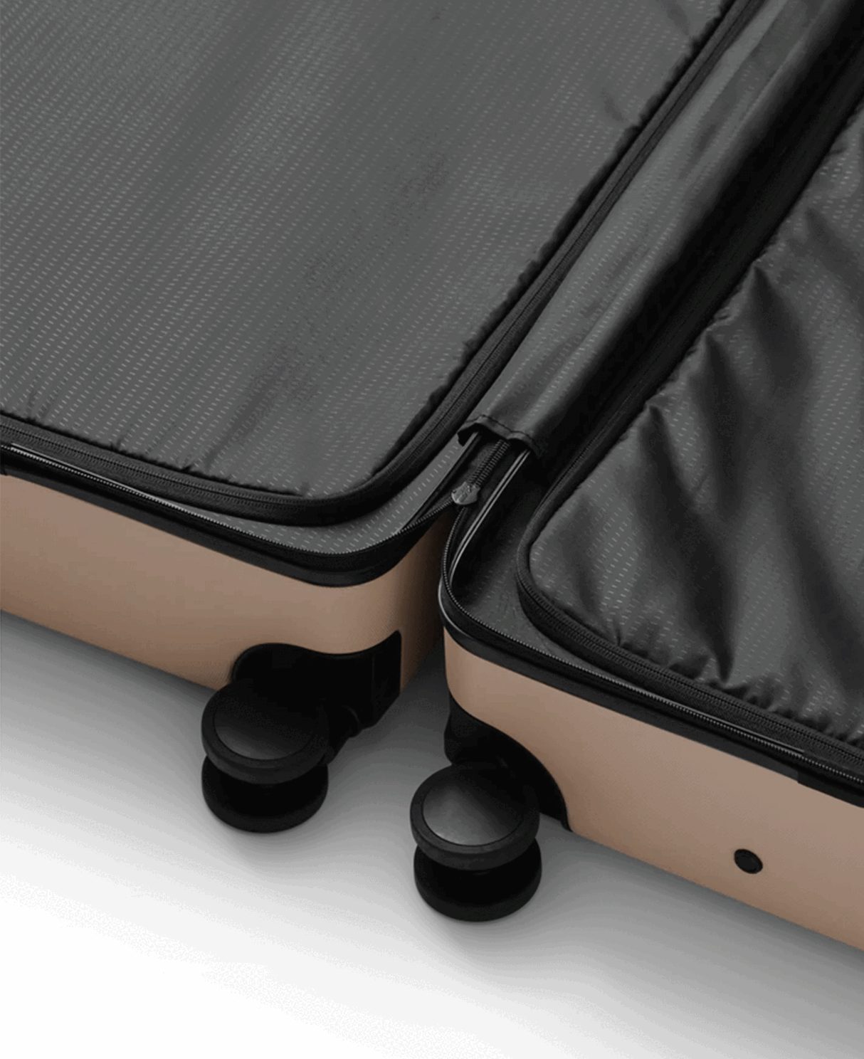 Db<br>Ramverk Front-access Carry-on 37L