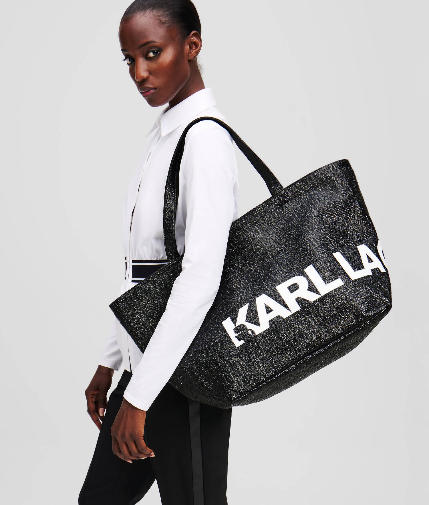 CABAS ENDUIT AVEC LOGO OVERSIZE K/ESSENTIAL - Noir