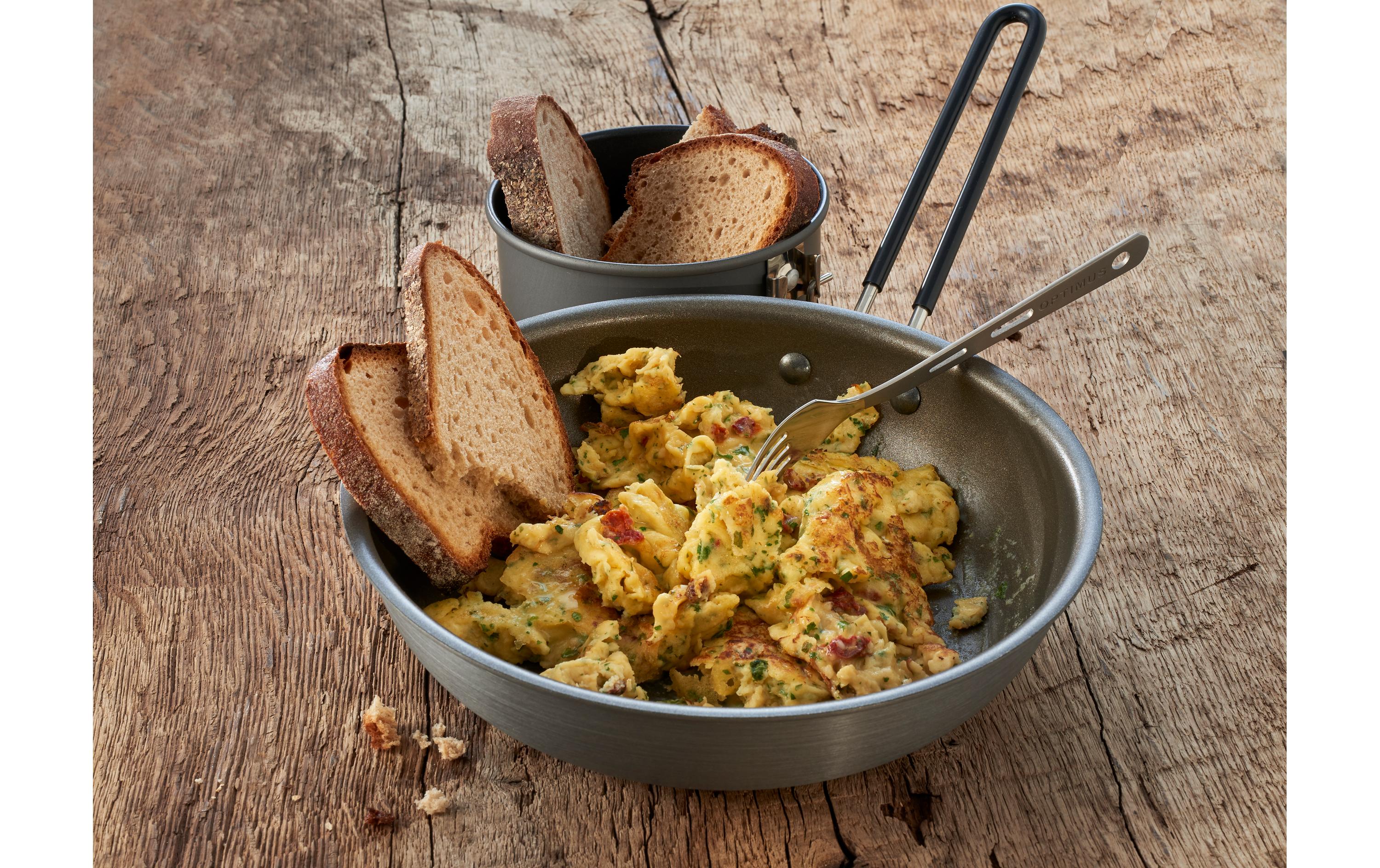 Frühstück Rührei mit ZwiebelnOutdoor-Fertiggericht, Frühstück
