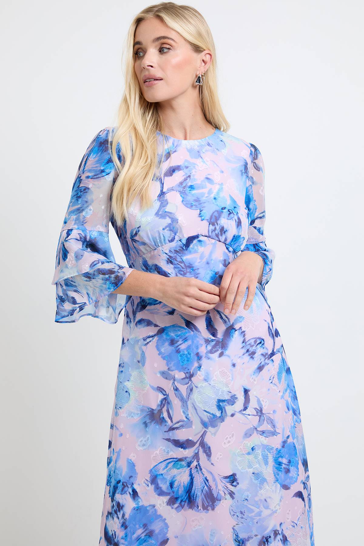 Wallis Robe Mi-longue Petite À Manches Volantées Et Imprimé Floral Dévoré