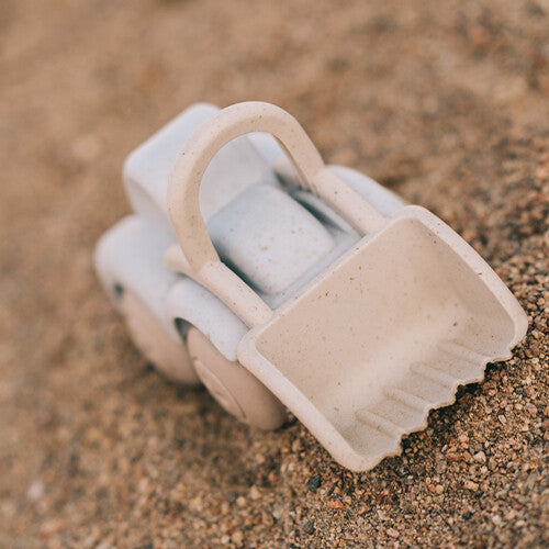 Viking toys hearts shovel