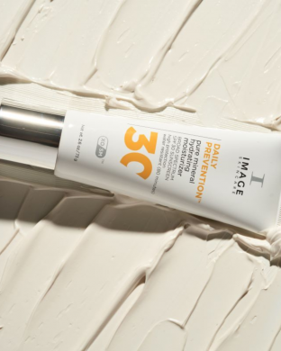 DAILY PREVENTION Pure Mineral Hydrating Moisturizer SPF 30
