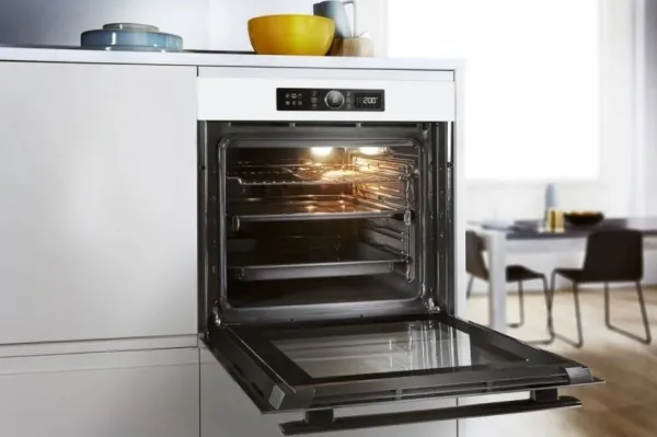 Whirlpool AKZ 6230 NB - Ovn - til indbygning - niche - bredde: 56 cm - dybde: 55 cm - højde: 60 cm - med selv-rengøring - Klasse A  - sort