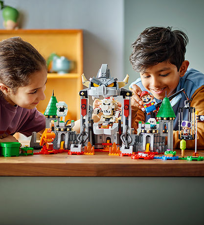 LEGO? Super Mario - Dry Bowsers Slotskamp 71423 - Udvidelsess?t