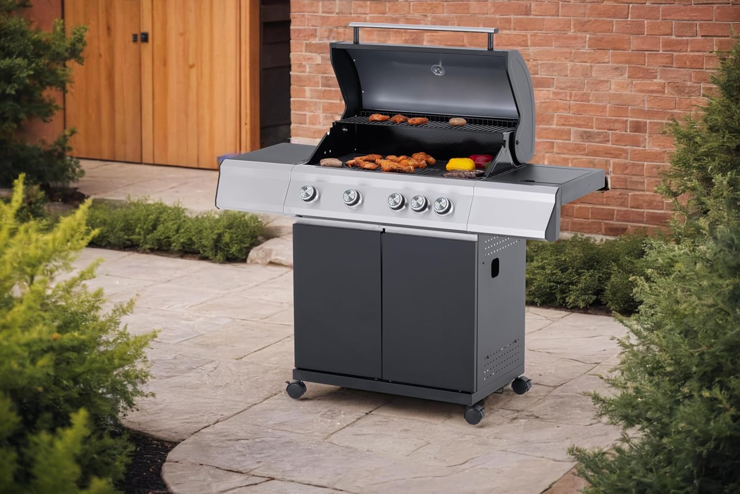 Tarrington House BBQ Gas-Grill PAXTON, 4-Brenner-Gasgrill mit Seitenbrenner, schwarz, Warmhaltegitter, 11kg Gasflasche für Outdoor, Balkon, Camping