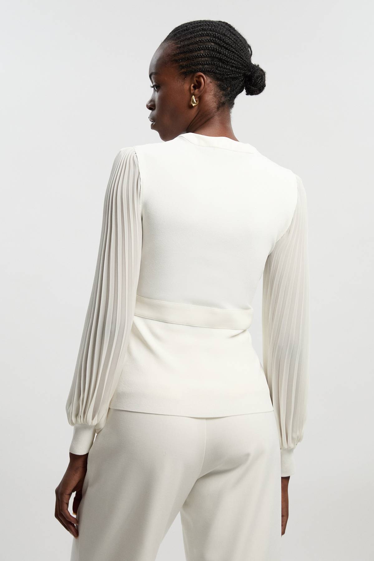 KarenMillen Top plissé à manches tissées avec synthétique