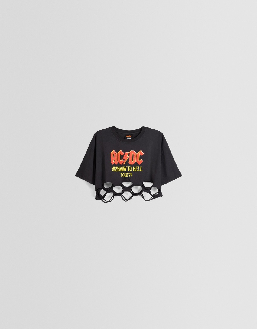 Camiseta de manga curta com estampa rasgada do AC/DC