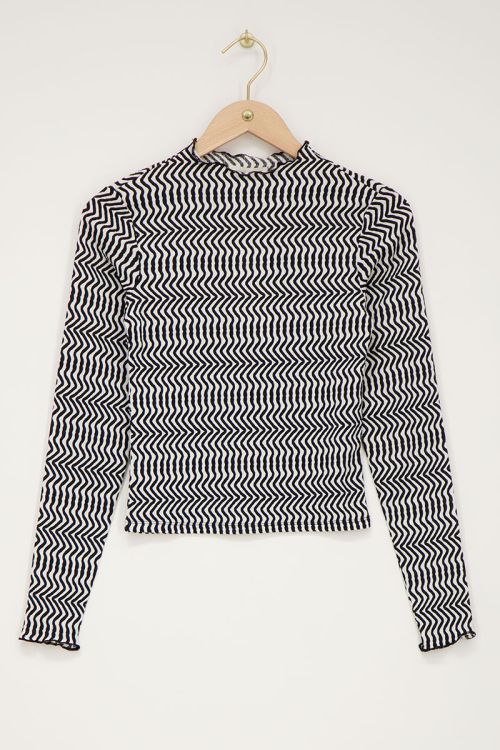 Zwart witte zigzag crinkle top