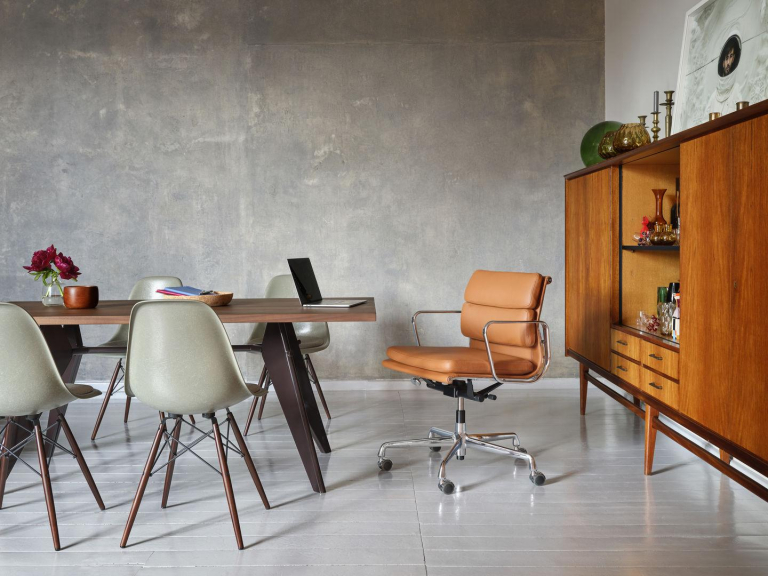 Vitra Eames DSW stoel donker esdoorn onderstel, White