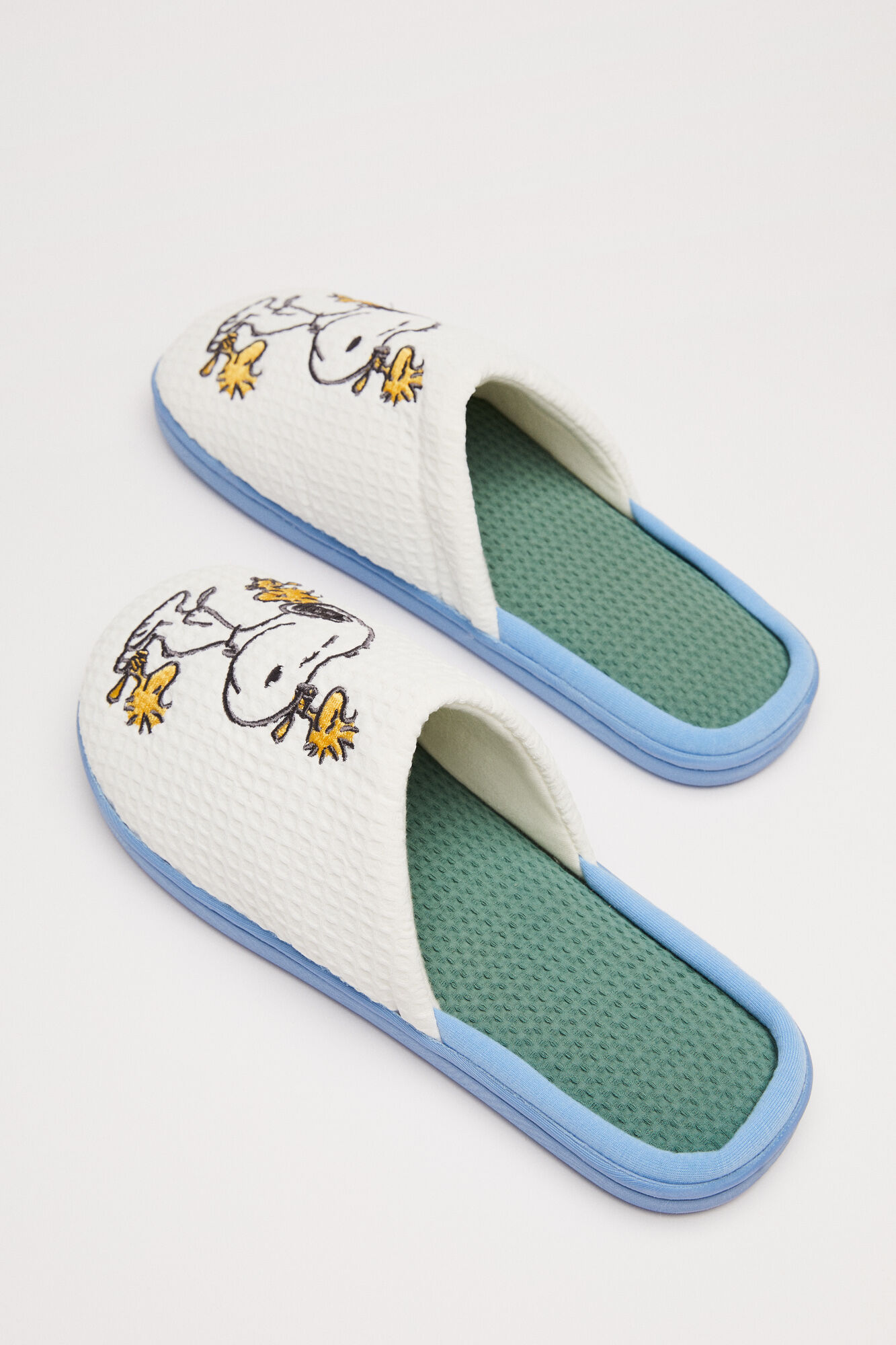 pantufas de banho do Snoopy