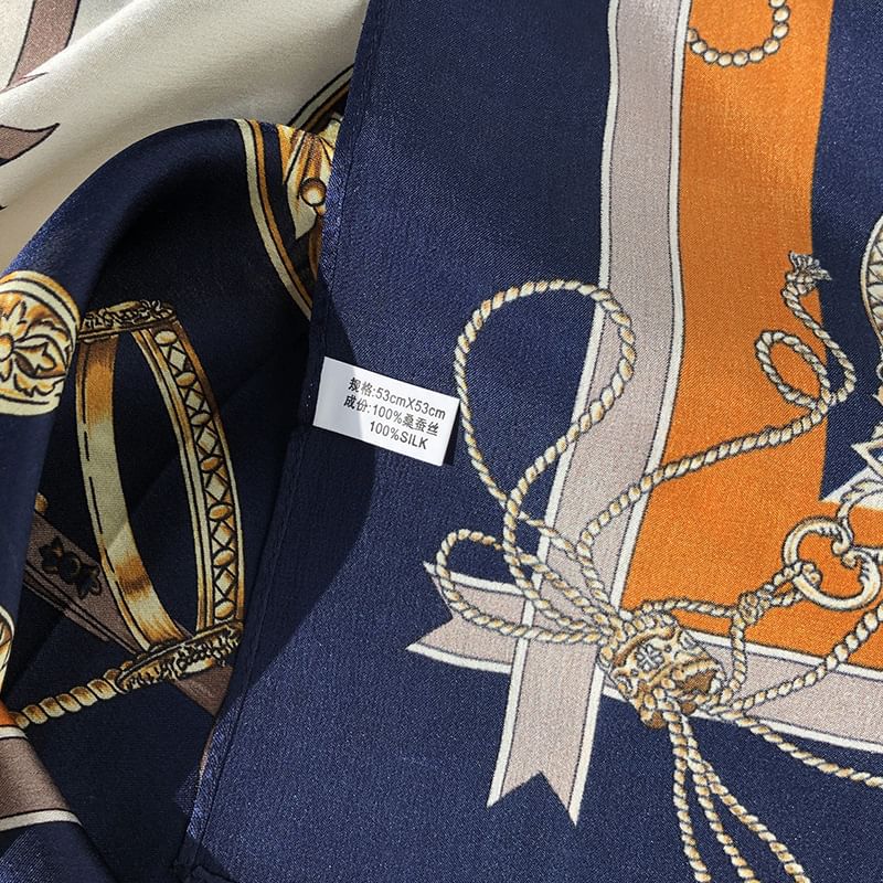 Frior - Vierkante sjaal met patroonprint