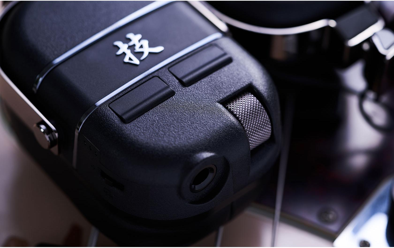 WAZA-AIR BASS<br>Ein immersives neues Sound- und Übungserlebnis für Bassisten