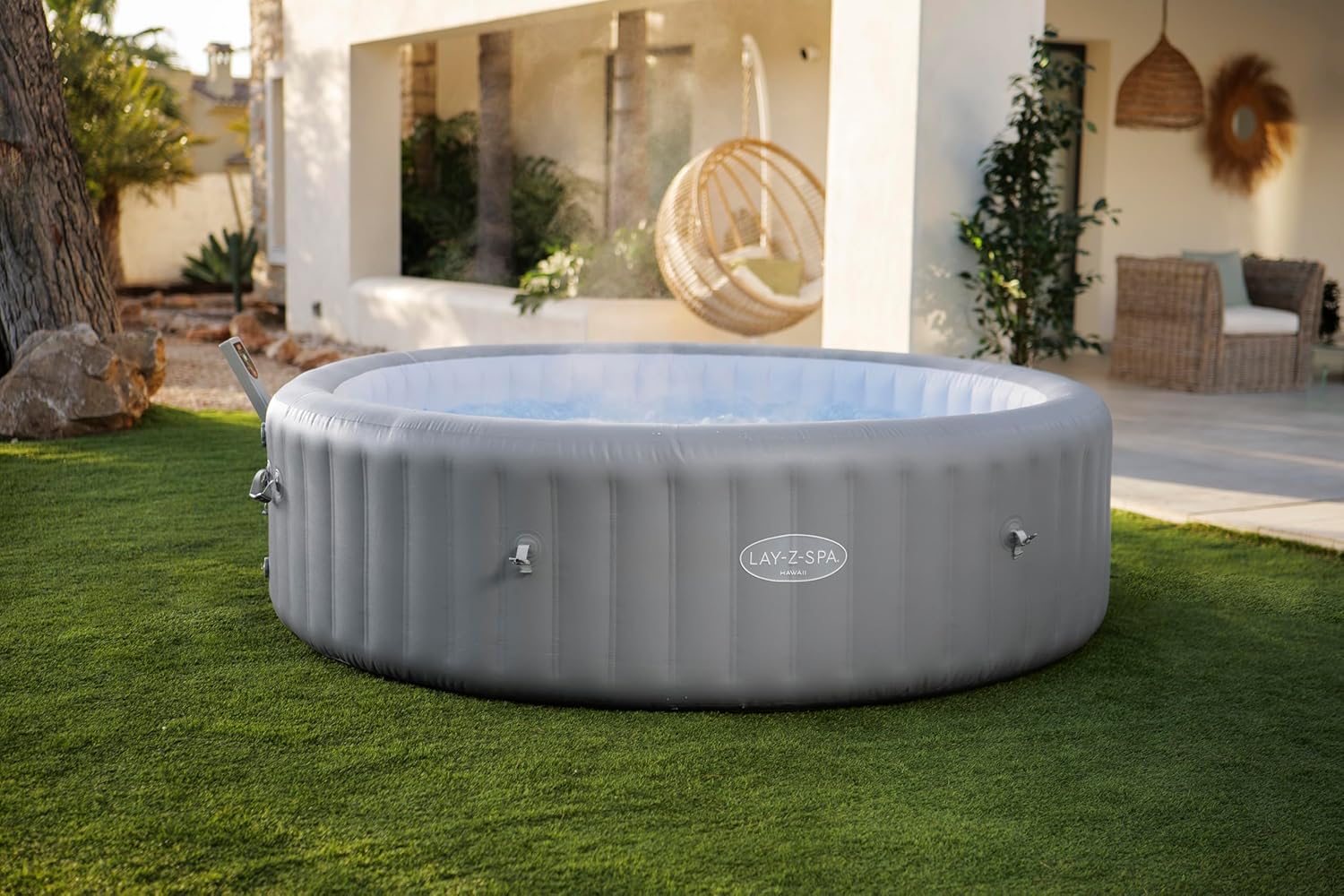 Bestway Lay-Z-Spa Hawaii AirJet Whirlpool Ø236 x 71 cm – Aufblasbarer Outdoor Jacuzzi für 8 Personen, 190 AirJet Düsen, EnergySense Dämmung, App-Steuerung, Heizung 40 °C, Frostwächter, TriTech PVC