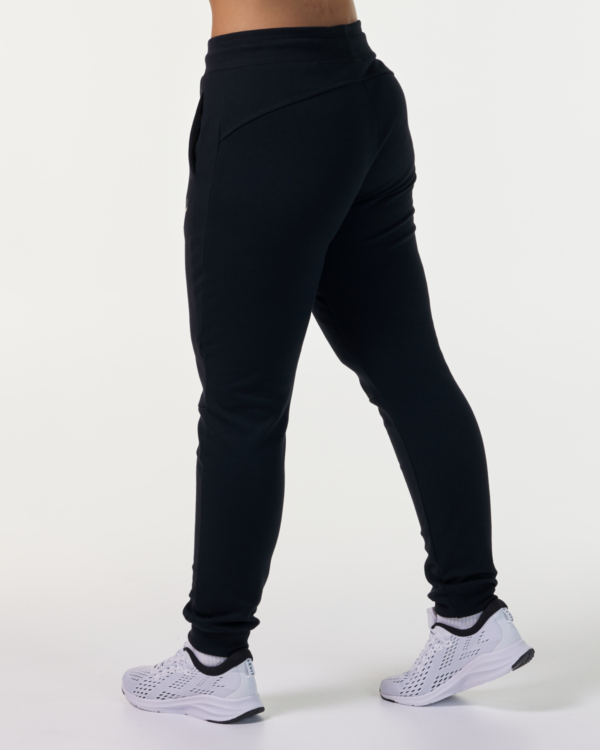 LEVITY Break Tech Pants Black