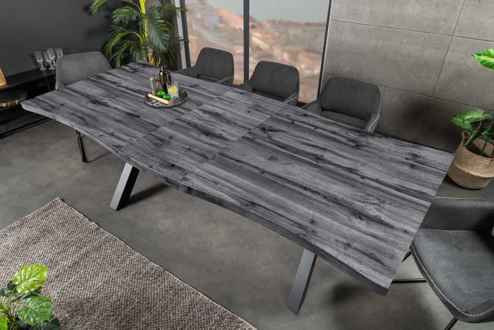 Ausziehbarer Esstisch WILD 160-200cm grau gekälkt Wildeichen-Design Baumkante schwarz