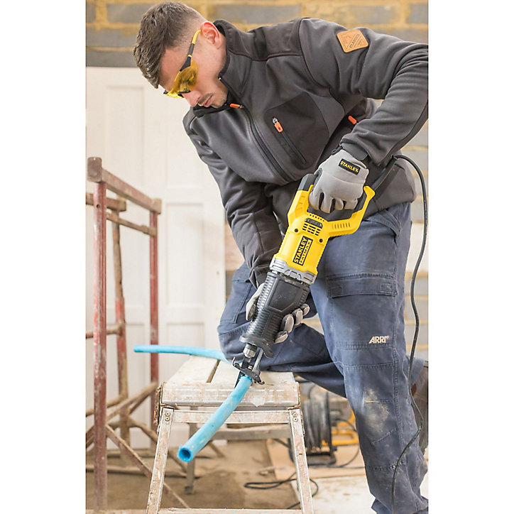 Scie sabre Stanley Fatmax KFFMES360 900W