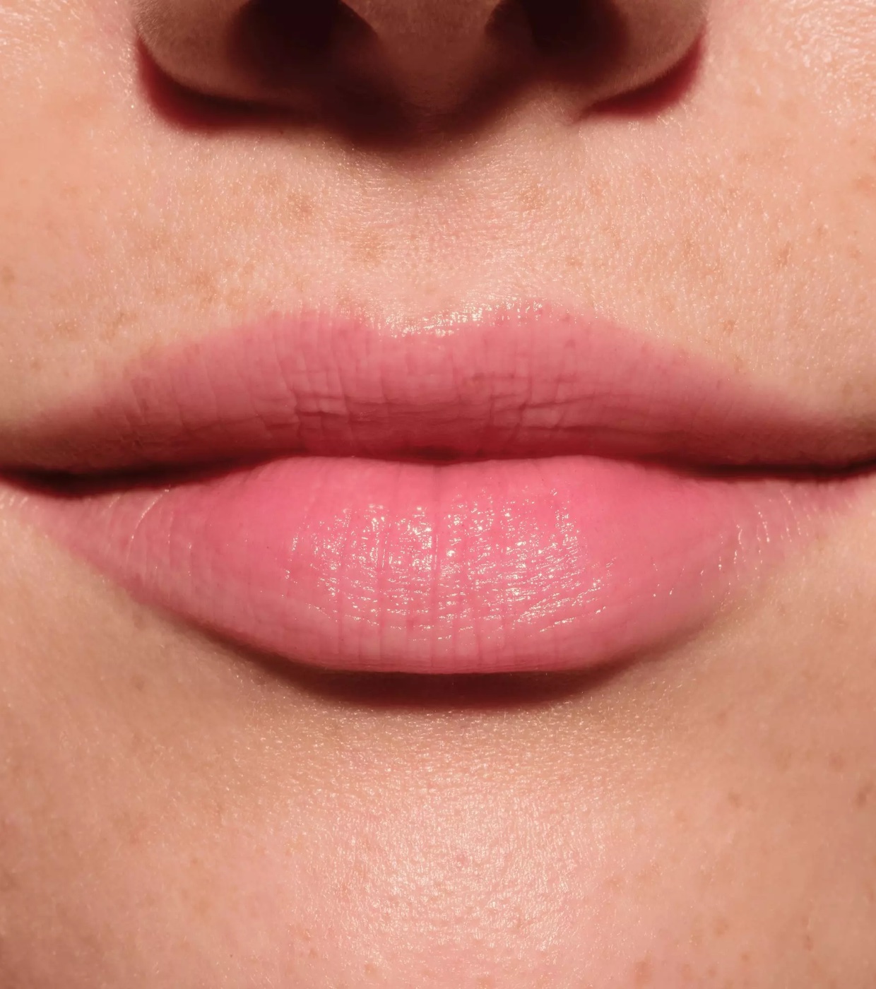 Catrice - Protetor labial Glam In Gold Glow