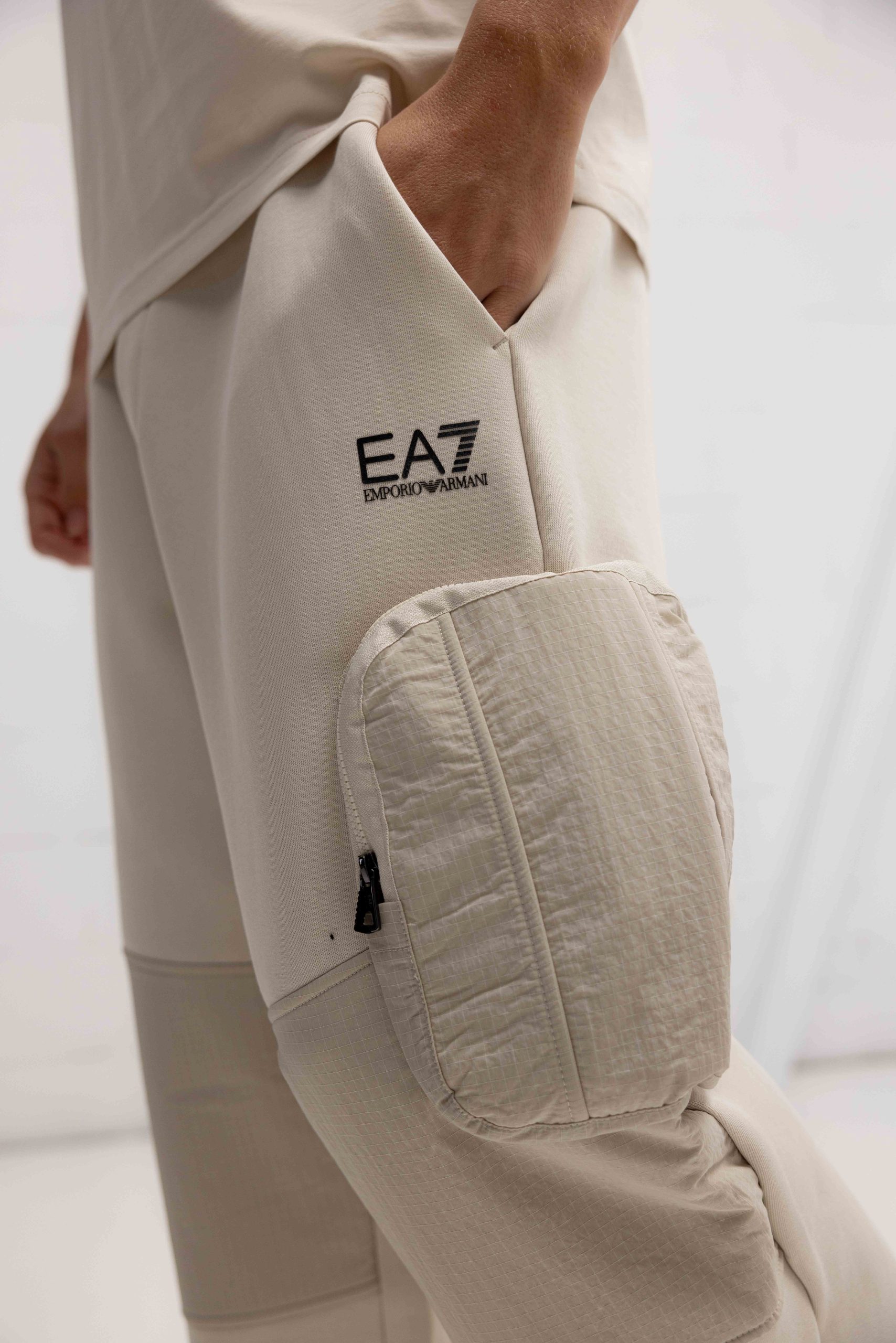 EA7 Emporio Armani Logo Series Trainingsbroek Beige