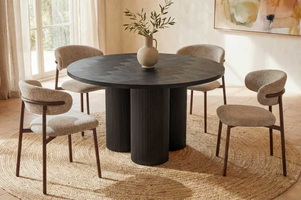 Design Esstisch BABYLON 120cm schwarz Fischgrät Eiche rund mit drei Säulenfüßen