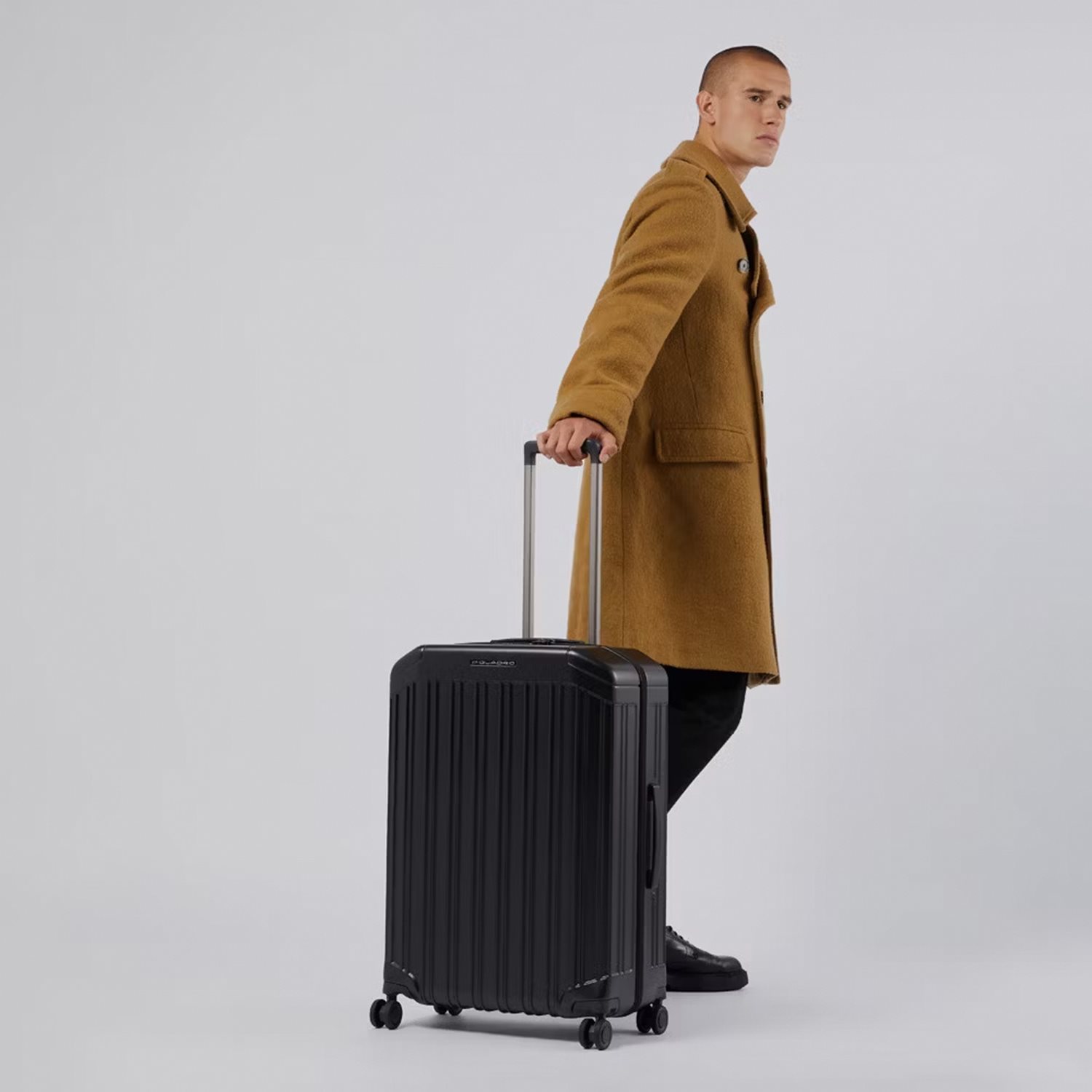 Piquadro PQ-Light Medium Trolley matt black