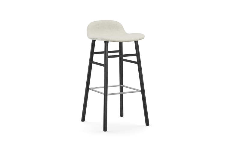 Normann Copenhagen Form barkruk 75 gestoffeerd zwart eiken Ultra Leather Brandy