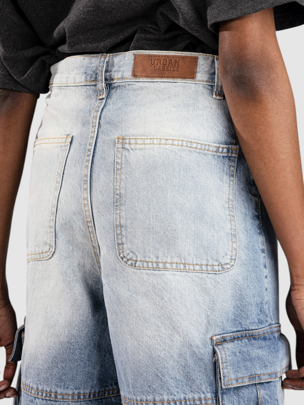 Urban Classics Relaxed Denim Cargo Shorts new light blue dirty wsh
