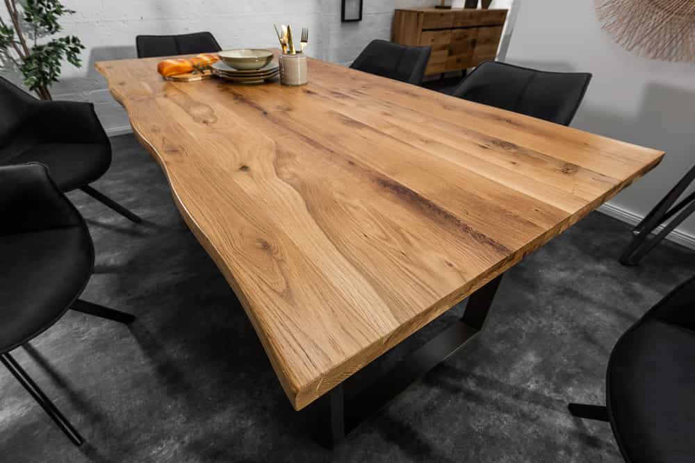 Massivholz Esstisch LIVING EDGE 180cm natur Wildeiche geölt Baumkante Kufengestell