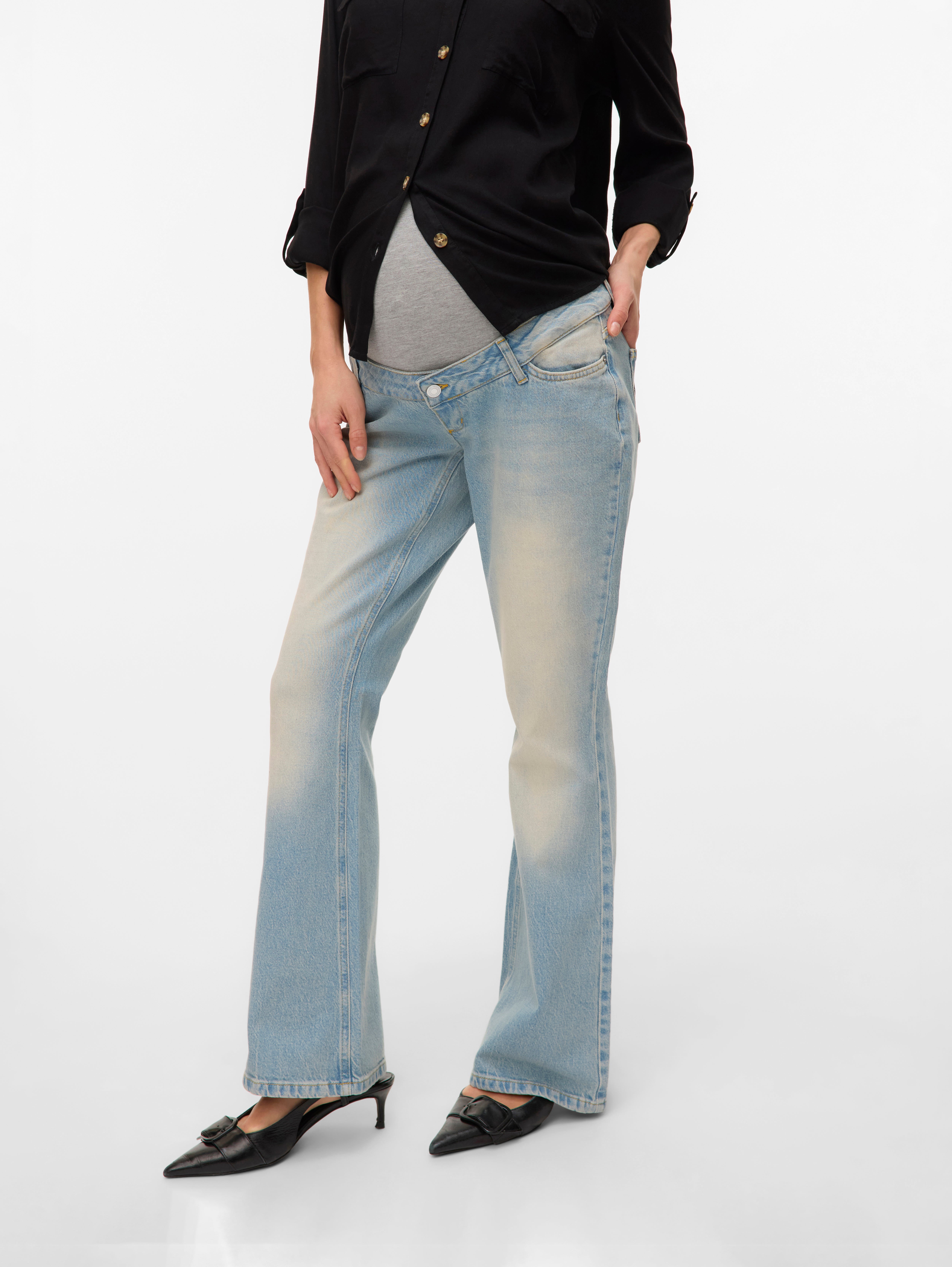 Flared fit Jeans