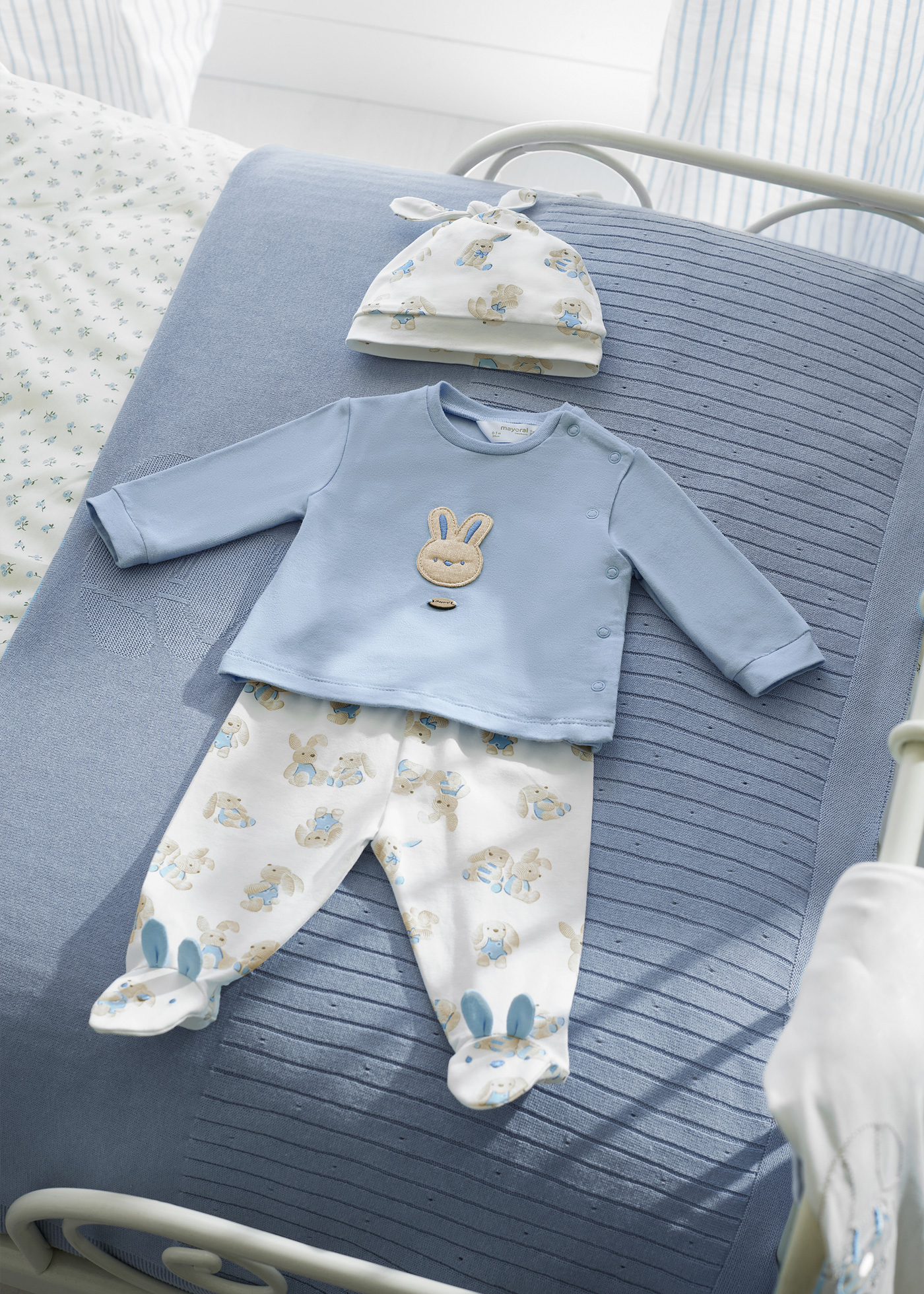 Conjunto de 3 peças Better Cotton para recém-nascido, cor natural.