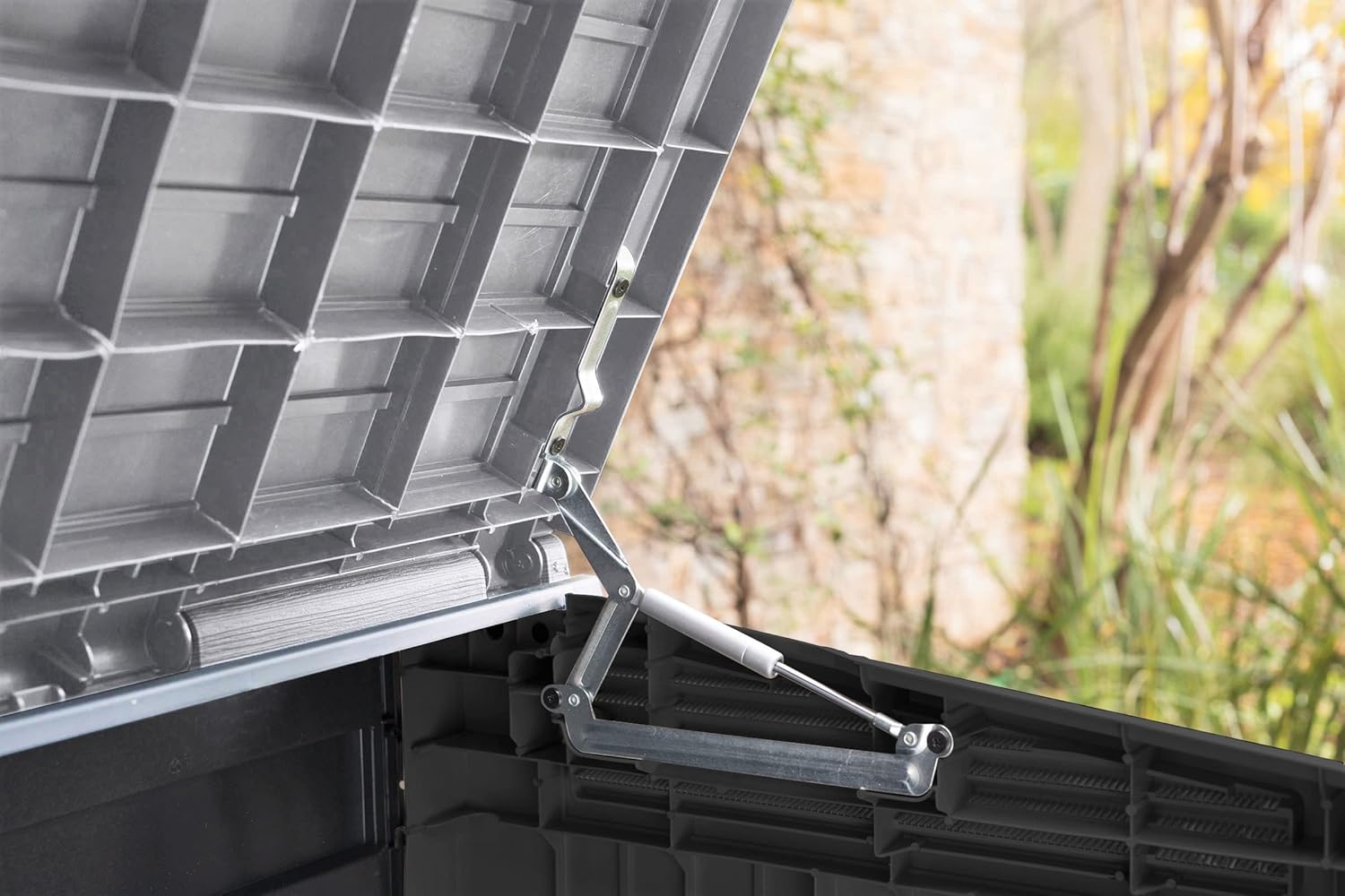 Keter Store-it-Out Midi Mülltonnenbox, 130x74x110cm, Robuste Abfallbehälter-Lösung, 845L, Wetterfest, Grau/Schwarz, UV-beständiges Polypropylen, Abschließbar