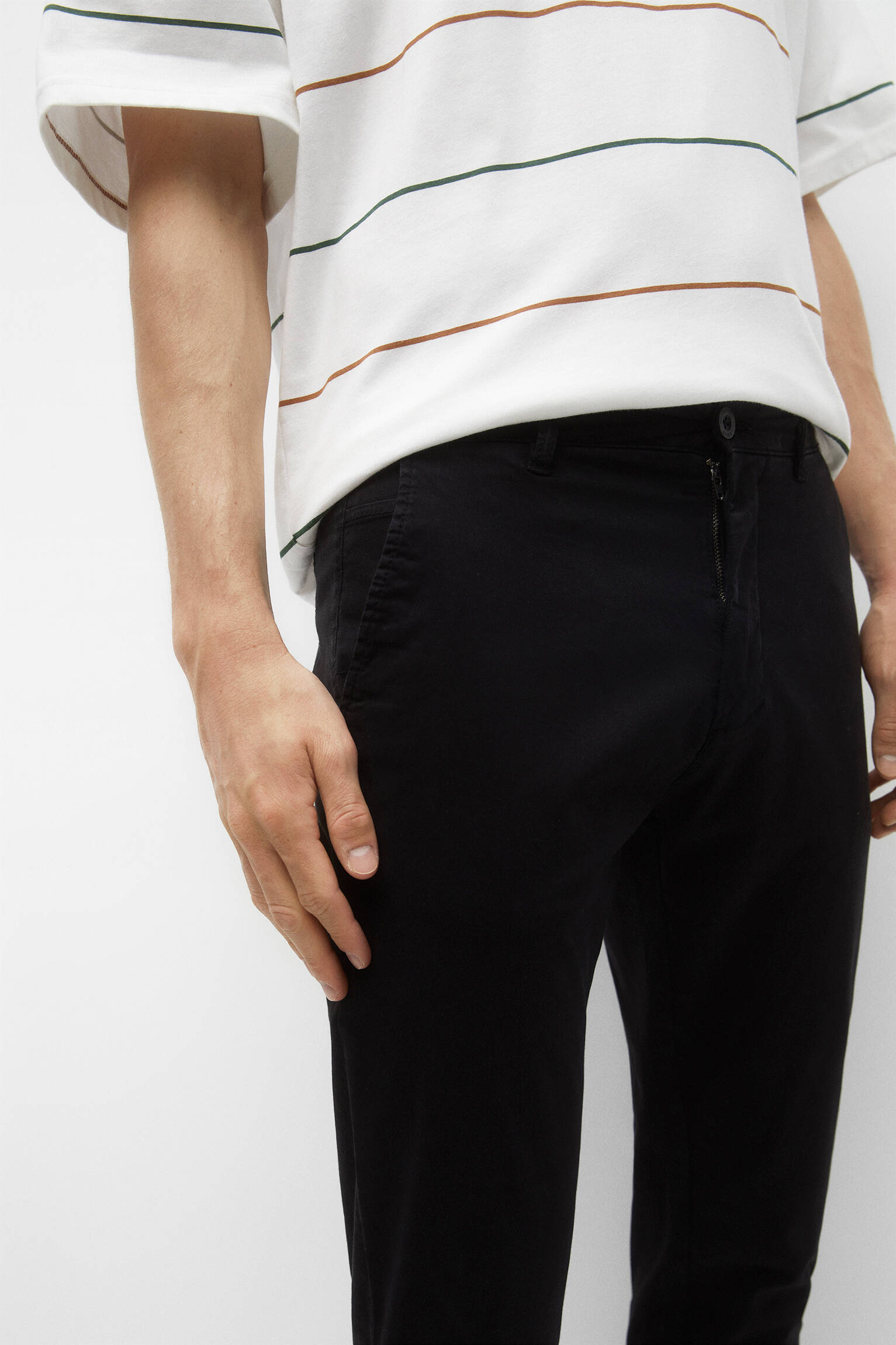 CALÇA CHINO BÁSICA - PRETA