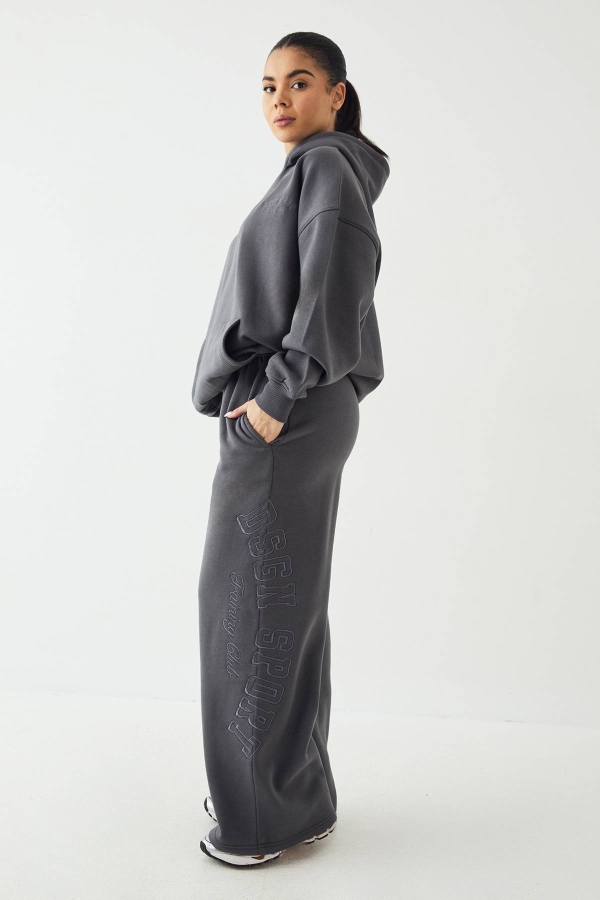 Jogging Jambe Droite DSGN Studio Sport Training Club