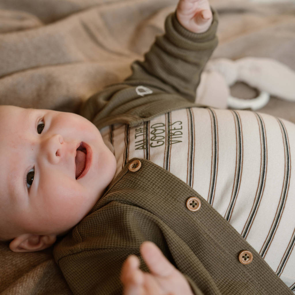 Dirkje vest + longsleeve + broek groen/offwhite