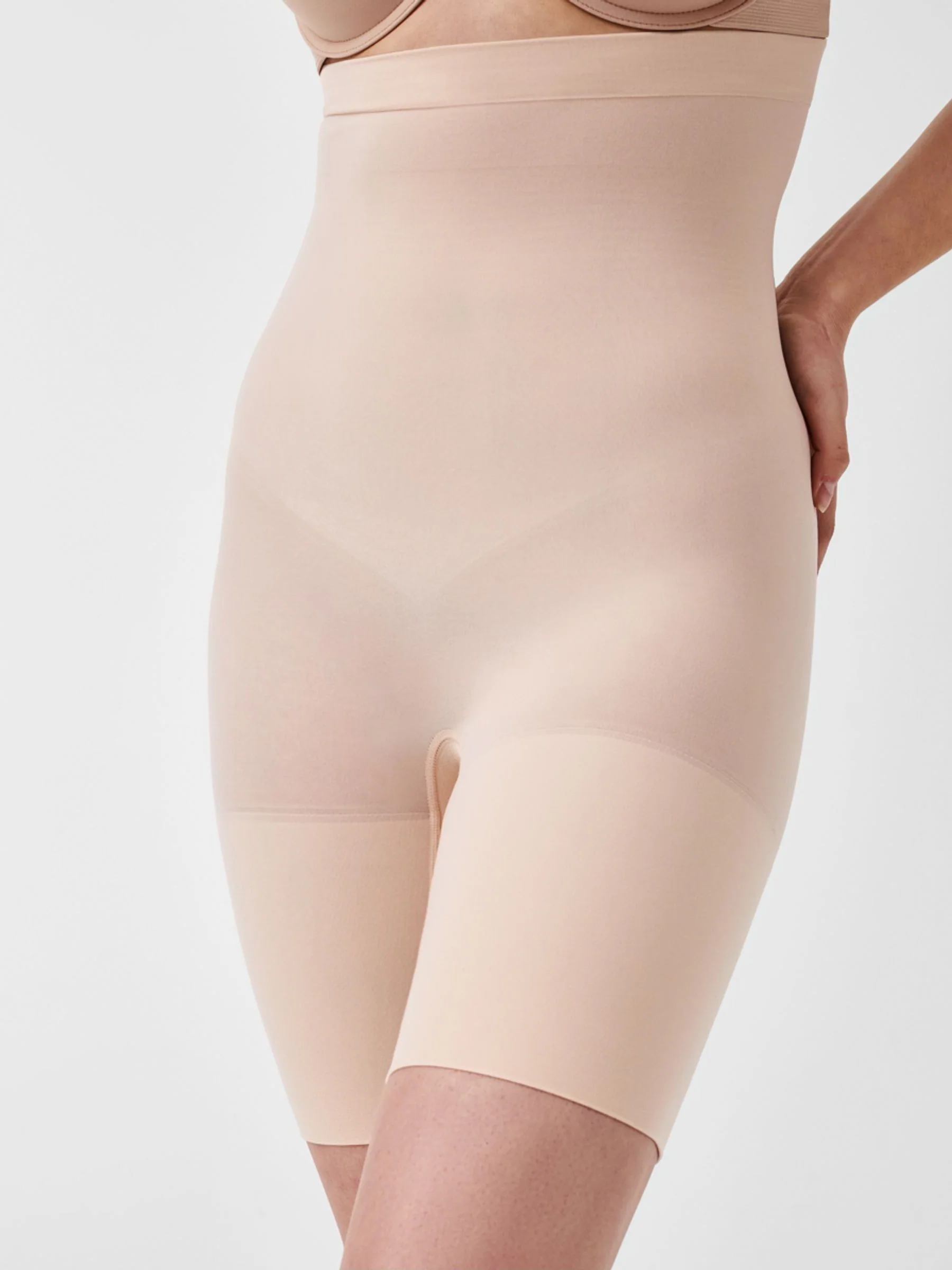 Zachtnude - SPANX SPANXsculpt™ Naadloze Power Mid-Thigh Short