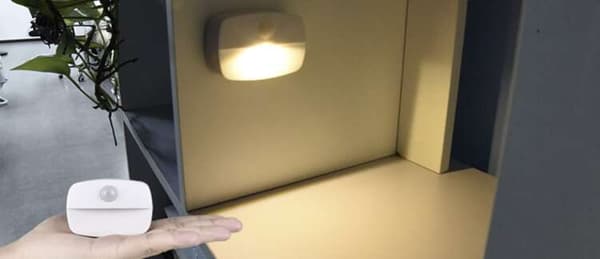 Selvklebende LED-lampe – Bevegelsessensor