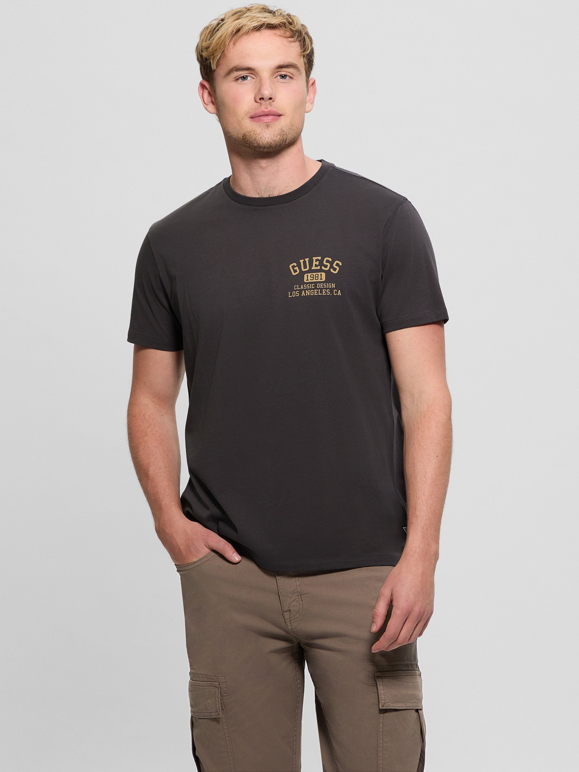 Camiseta universitária exclusiva