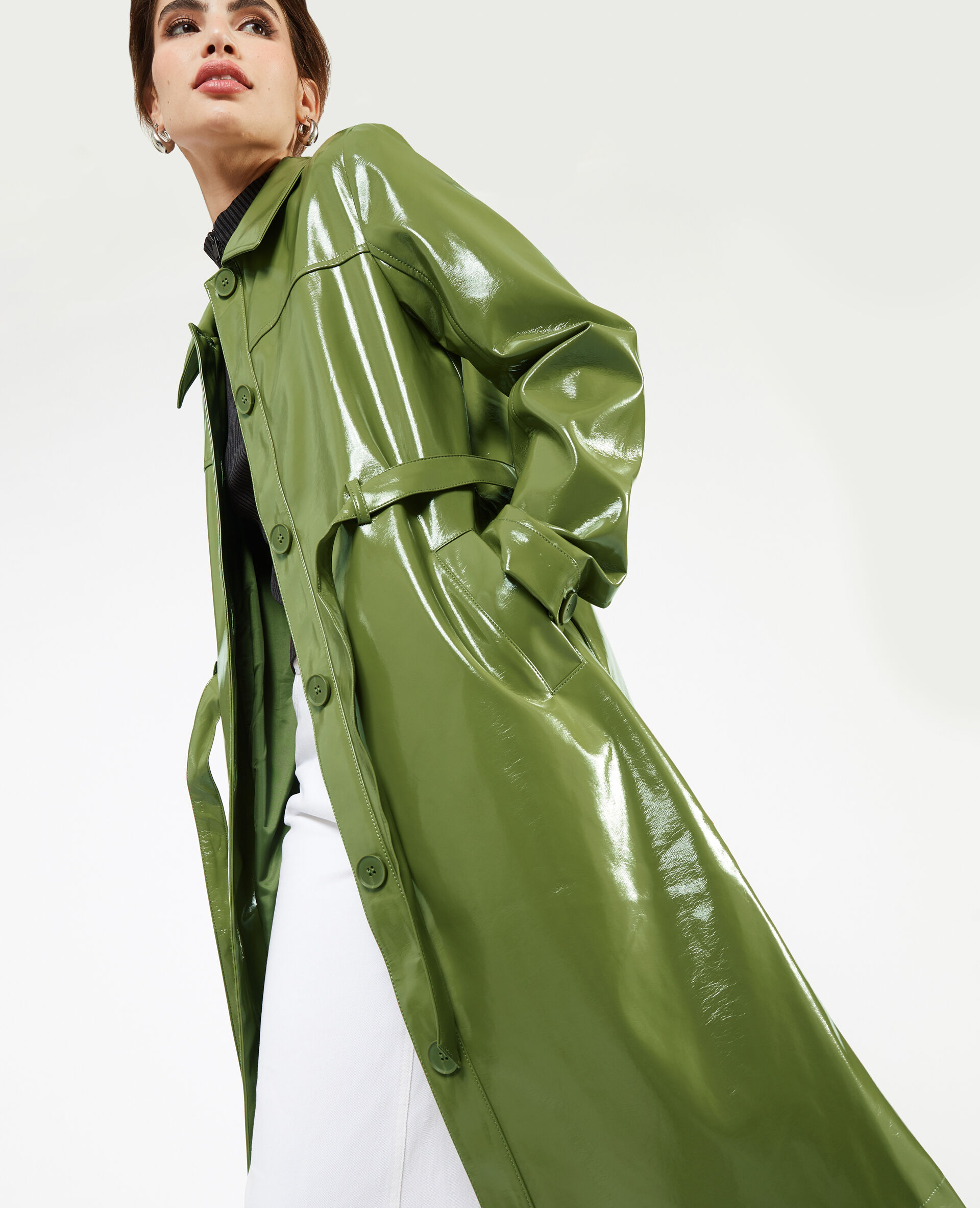 Manteau ceinturé en vinyle - Vert olive