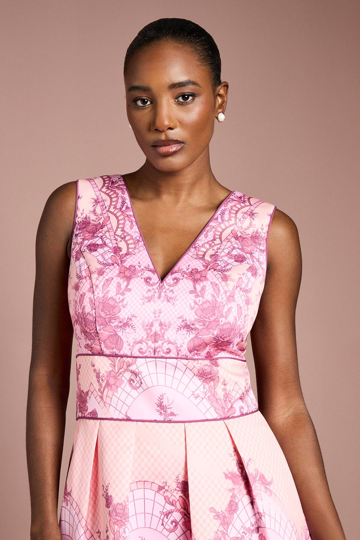 Coast Robe Midi Structurée en Satin à Col V avec Imprimé Placé