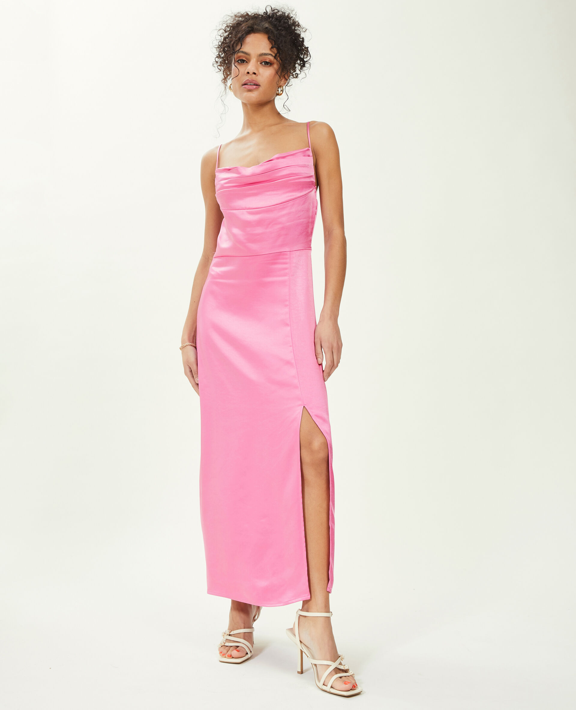 Robe longue tissu satiné encolure bénitier - Rose